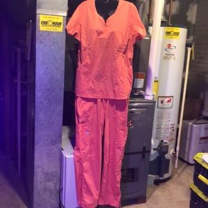 Uniform advantage butter soft scrub set in coral large petite